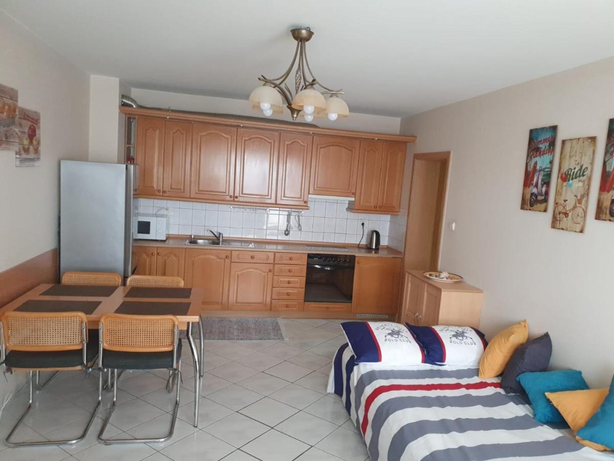 Apartament Koala Kolobrzeg, 50 M Do Plazy, Garaz-Po Wczesniejszej Rezerwacji U Wlascicieli, Wifi, Mile Widziane Czworonogi Exterior foto