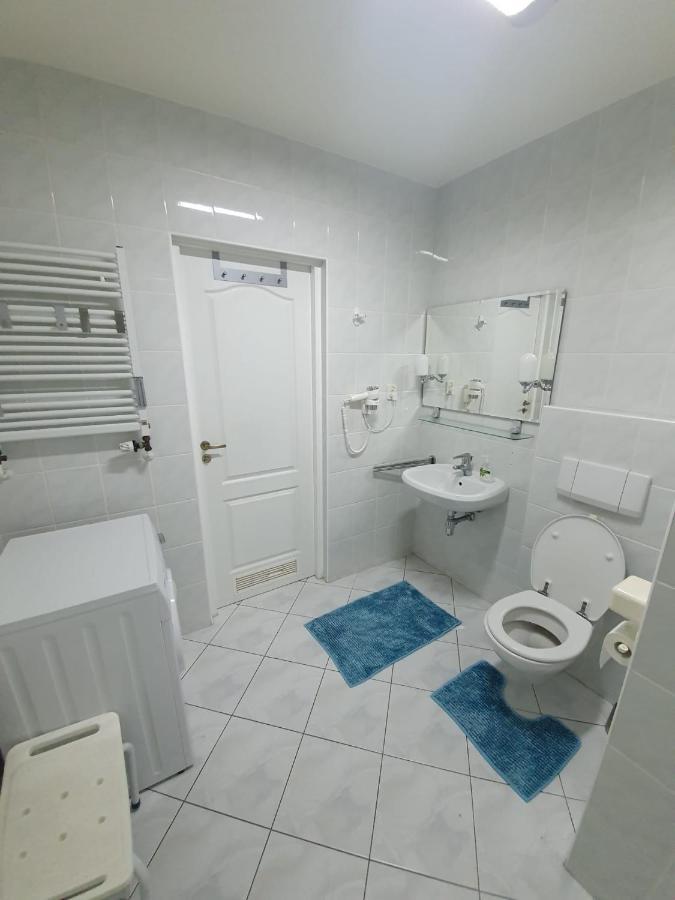 Apartament Koala Kolobrzeg, 50 M Do Plazy, Garaz-Po Wczesniejszej Rezerwacji U Wlascicieli, Wifi, Mile Widziane Czworonogi Exterior foto