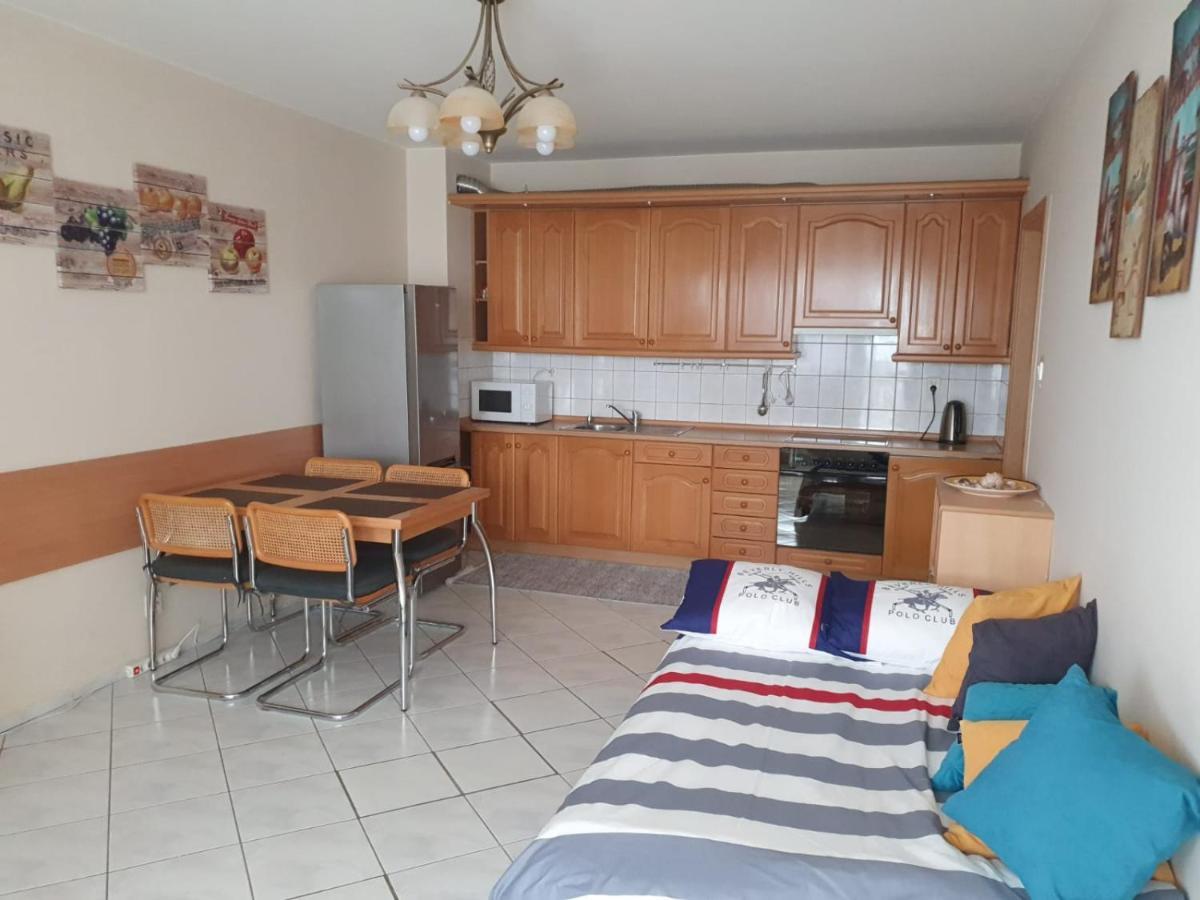 Apartament Koala Kolobrzeg, 50 M Do Plazy, Garaz-Po Wczesniejszej Rezerwacji U Wlascicieli, Wifi, Mile Widziane Czworonogi Exterior foto